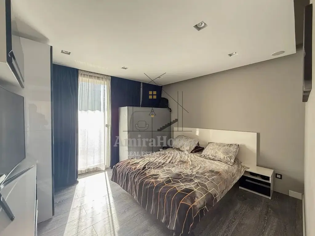Apartament 3 camere tip Penthouse, 80 mp, 30 mp terasa, boxa, 2 parcari, Marasti