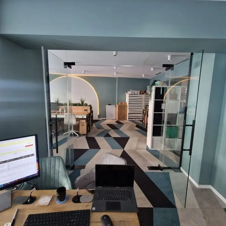 Spațiu Comercial 113mp,Chiriaș 2900€/lună,7 min de Victoriei,Proprieta