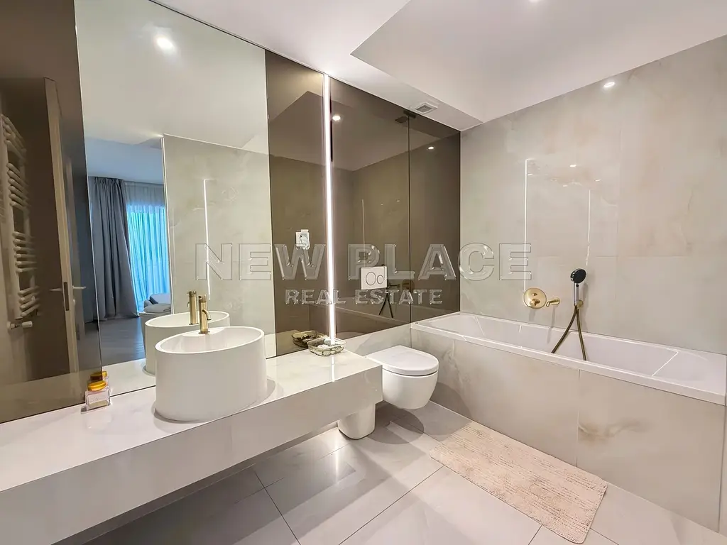 [VIDEO] CORTINA NORTH | Bucatarie inchisa | 1,100 Eur+TVA|Terasa 30 mp