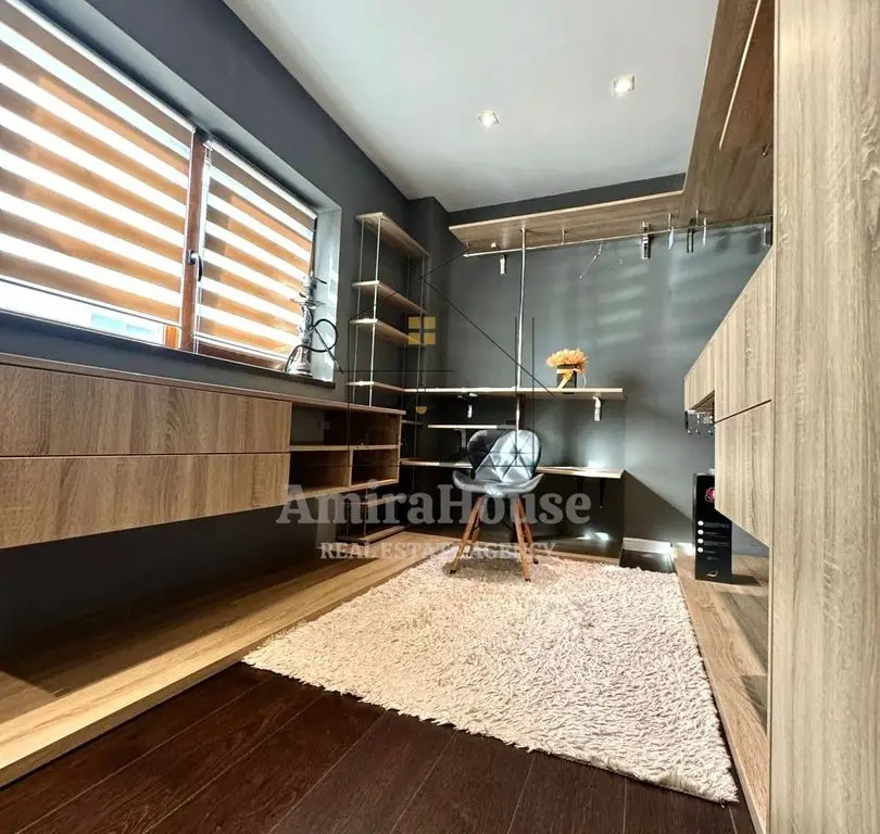 Apartament 3 camere, 107 mp, finisat, parcare, cartierul Europa