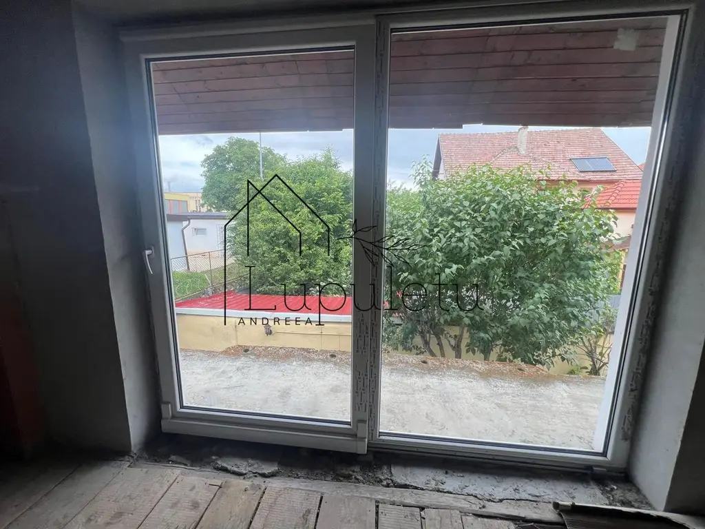Casă de Vanzare | 200 MPU | Teren 305 MPU | Ultracentral