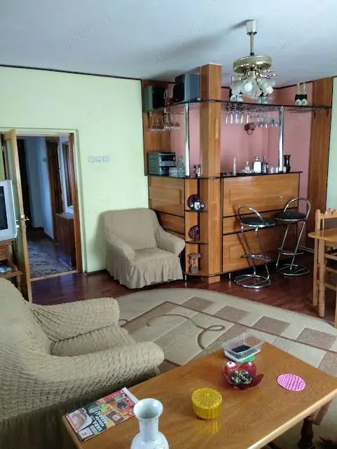 Casa, 3 dormitoare si living, de vînzare în Copou, an constr.2004