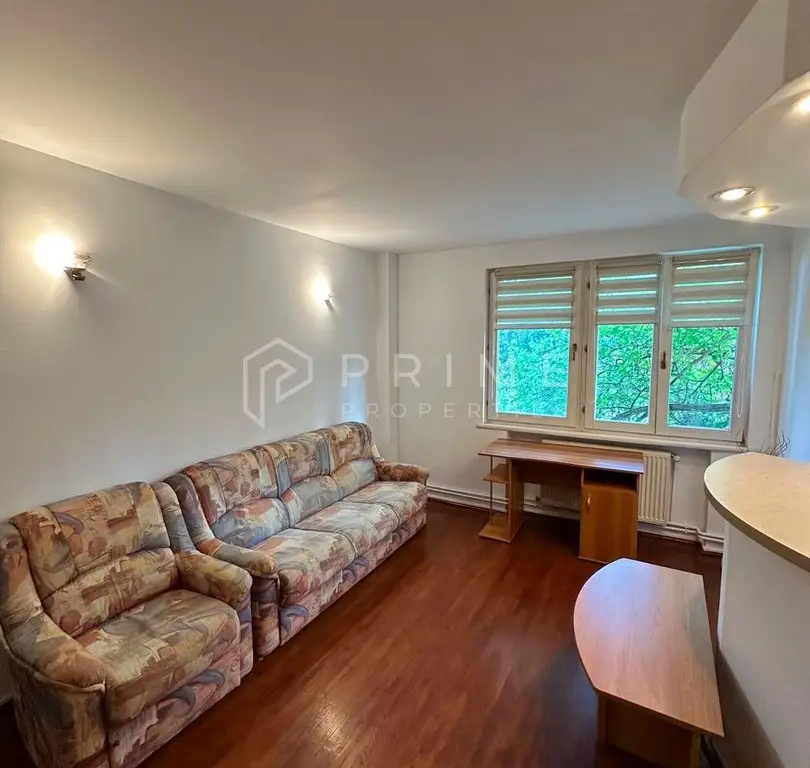 DE ÎNCHIRIAT: Apartament cu 3 camere | Cartierul Cornișa (Zona Zambara