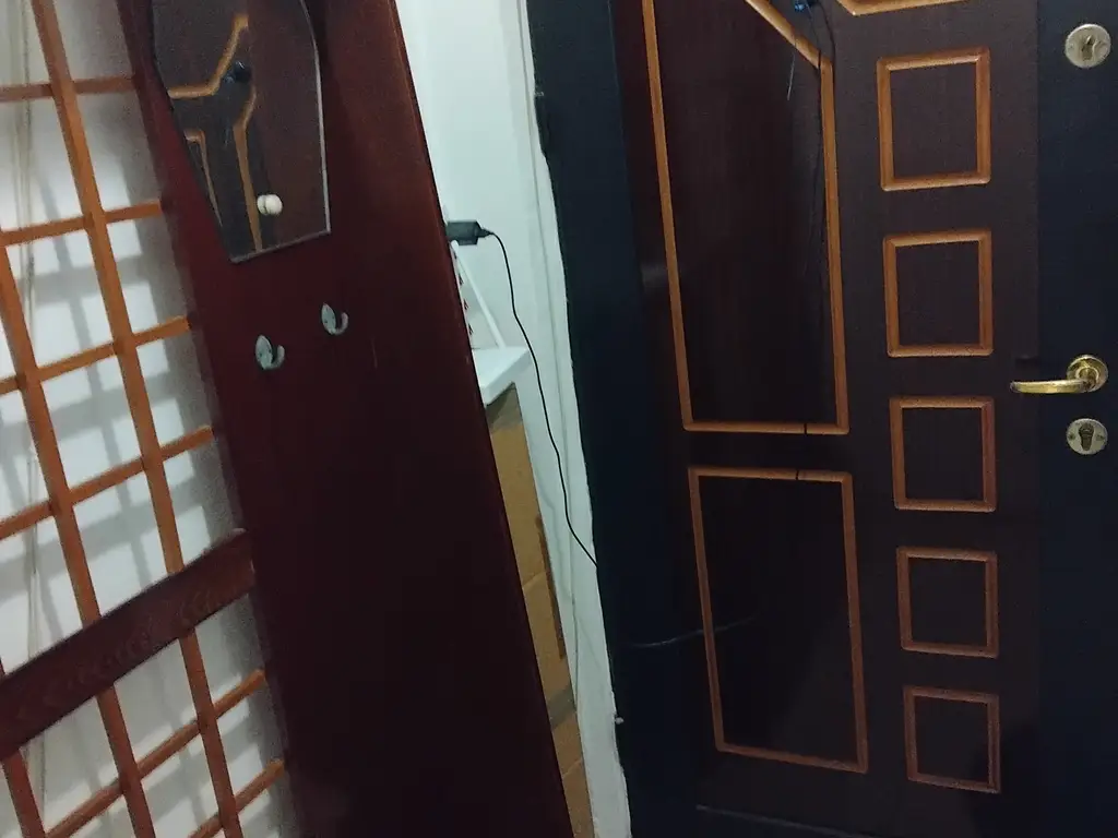 Vand ap 2 camere la cheie zona Intim