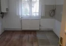Vând apartament 3 camere , micro 17, destinație spțiu comercial