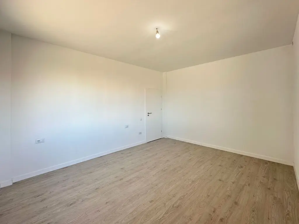 Apartament 2 camere 60 mp cu geam la baie lângă Paradisul Acvatic