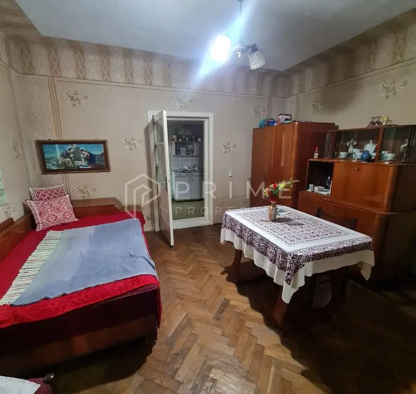 Casă cu teren de 1.000 m² – utilități complete, ideală pentru renovare
