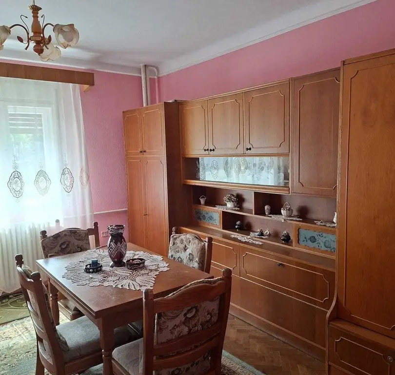 BRASADAS vinde casa cu etaj in zona Bercu Rosu.