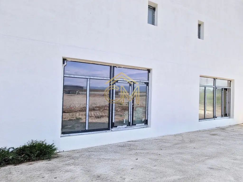 Spatiu Comercial - 95 MP Construiti-Parter-Selimbar