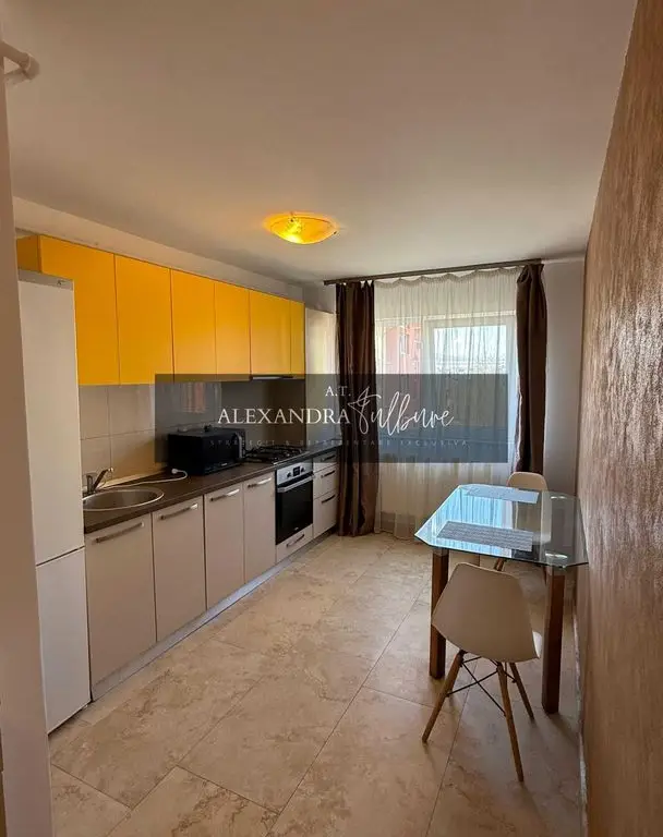 Apartament 2 camere decomandate, balcon, etaj intermediar, parcare