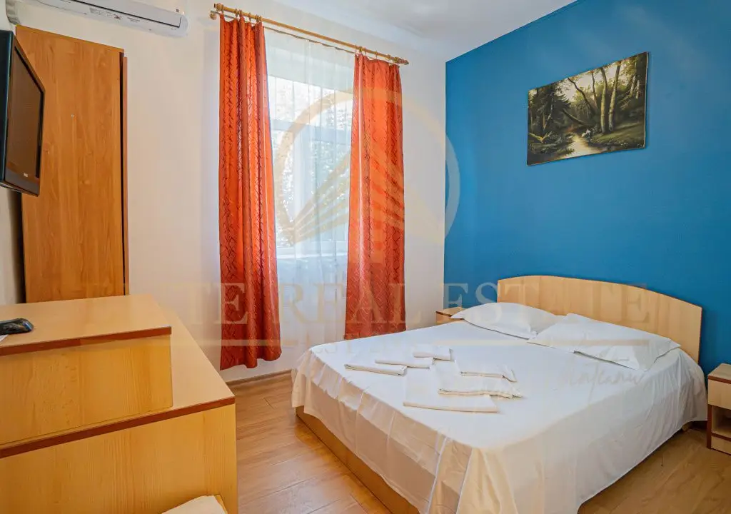 Hotel de vânzare în centrul stațiunii Eforie Sud