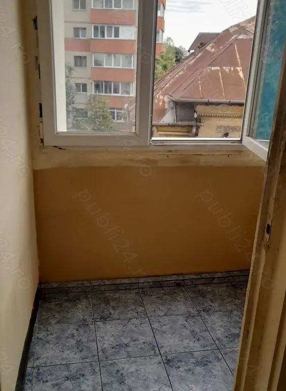 De vanzare ap 4 camere decomandat blv.Dacia