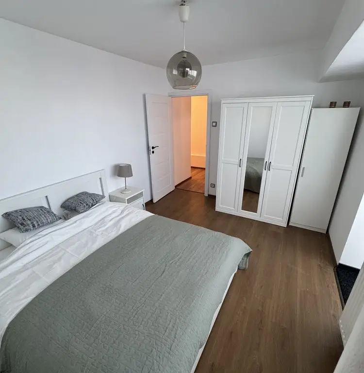 Inchiriez apartament 2 camere Piata Victoriei