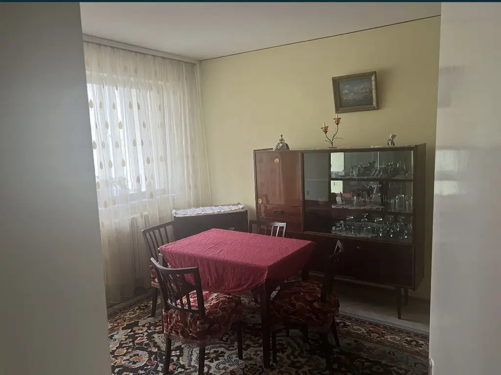 Apartament 2 camere zona Tomis1, etaj 1, zona foarte linistita