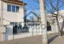 Duplex Spațios cu 3 Dormitoare și Curte Amenajată |