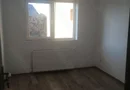 BRASADAS vinde ap 3 cam RENOVAT etaj 1/4 zona 14 Mai.