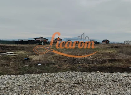 Teren intravilan in suprafata de 644 mp in Sanpetru pret 37000 euro