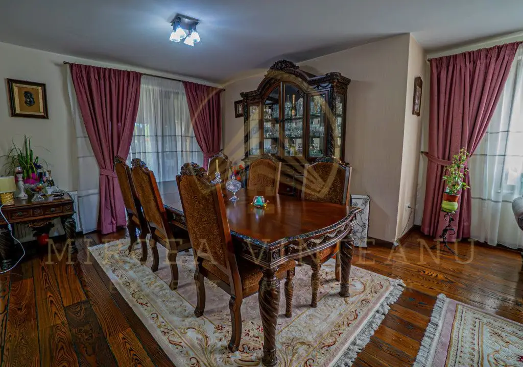 Palazu Mare / Elvila - Vila deosebită compusă din S+P+2E, mobilata și utilata