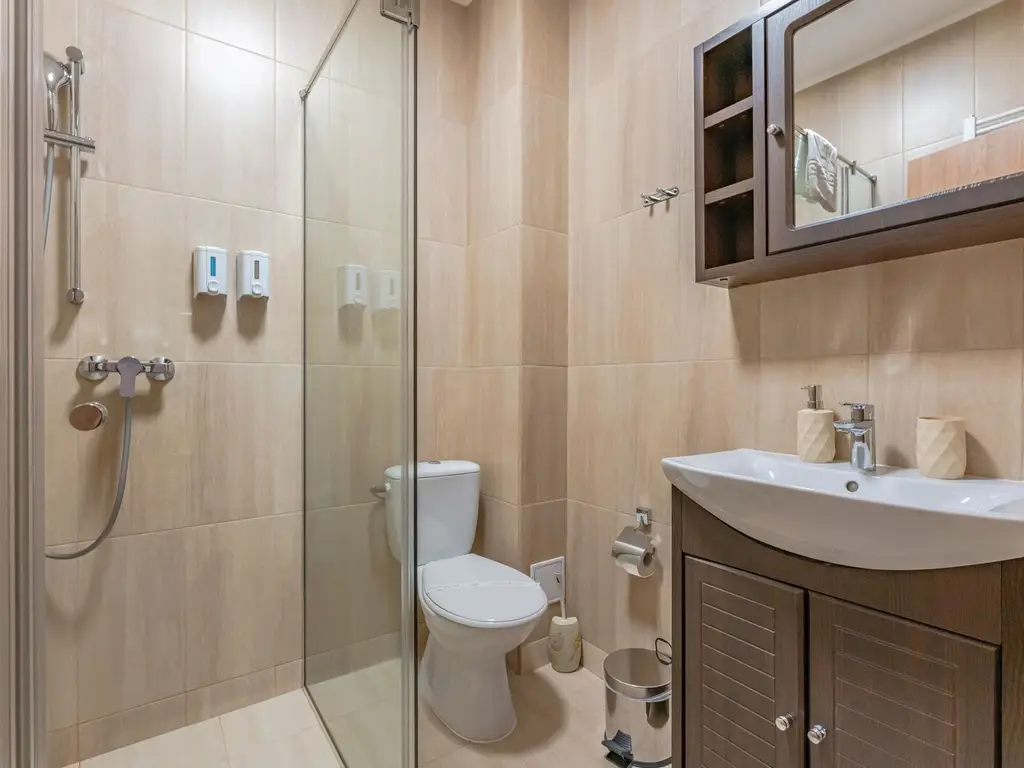 Pensiune Râșnov, 13 camere plus locuință proprietar, zonă Cetate