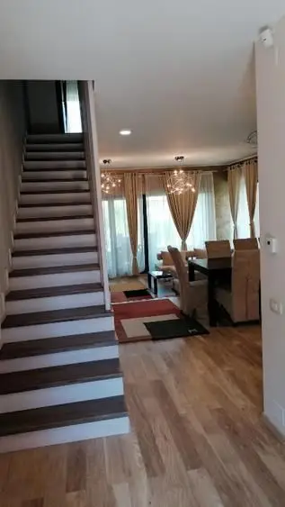 BRASADAS vinde 1/2 duplex în cartierul Europa.