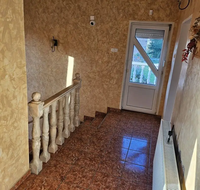 BRASADAS vinde casa individuala zona DARA cu 5 cam si teren 4ari.