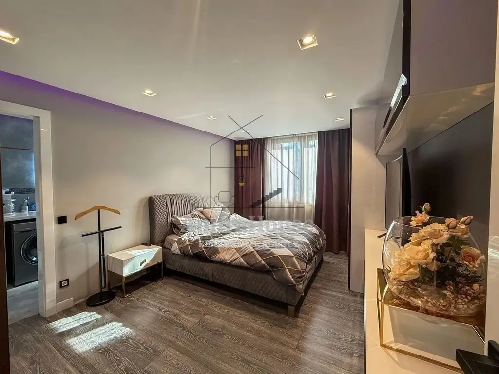 Apartament 3 camere tip Penthouse, 80 mp, 30 mp terasa, boxa, 2 parcari, Marasti