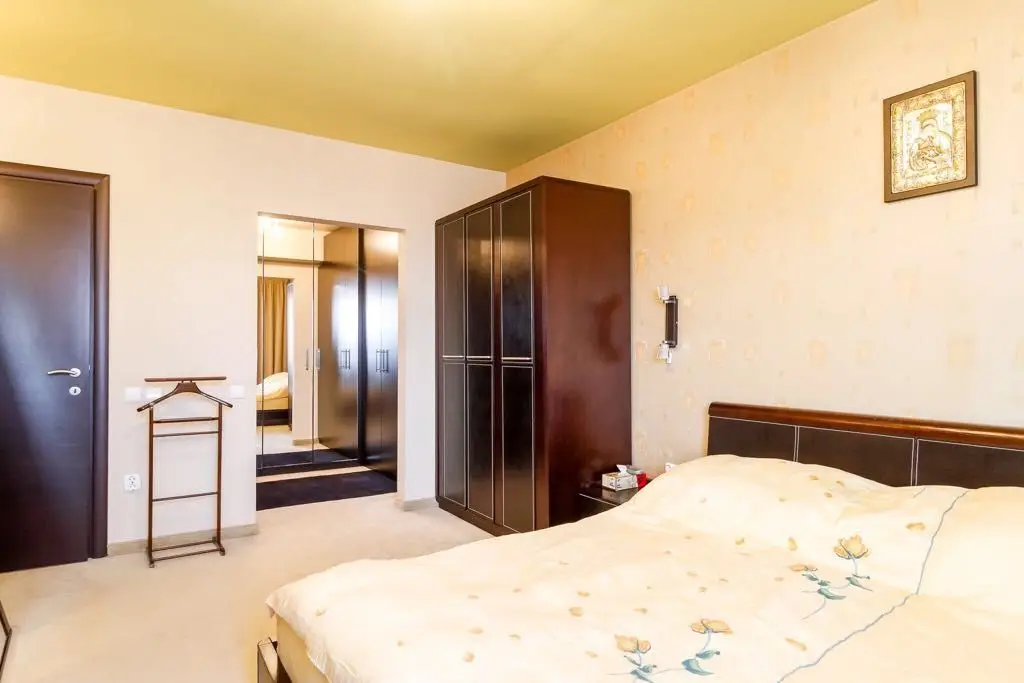 Vand apartament de lux