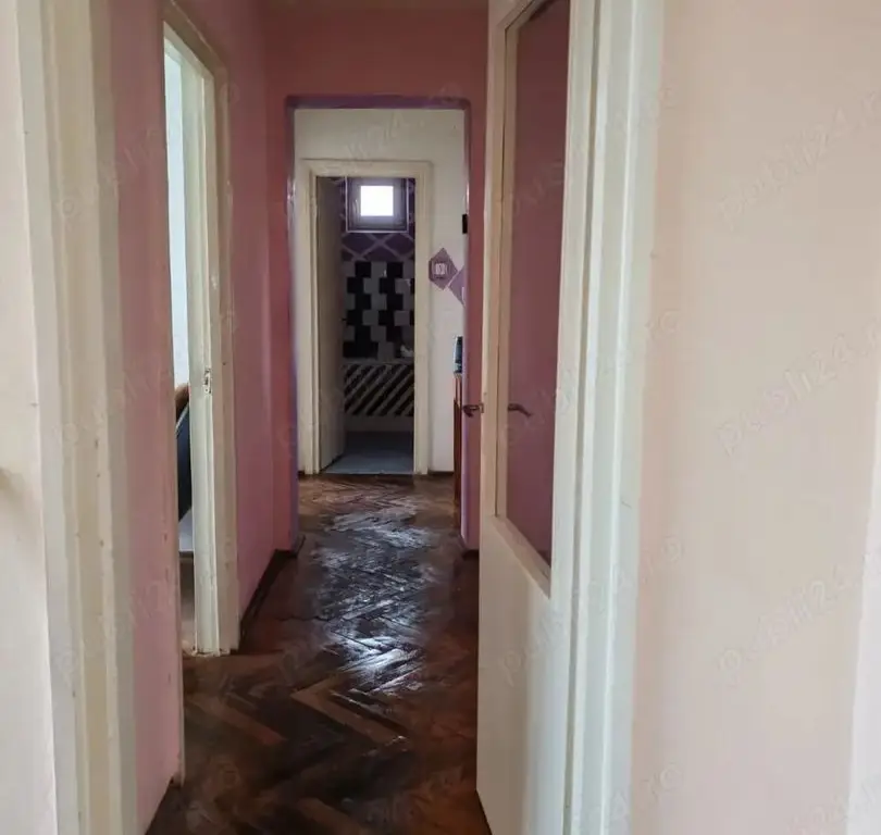 BRASADAS vinde ap cu 3 cam etaj 4/4 pe Drumul Botizului