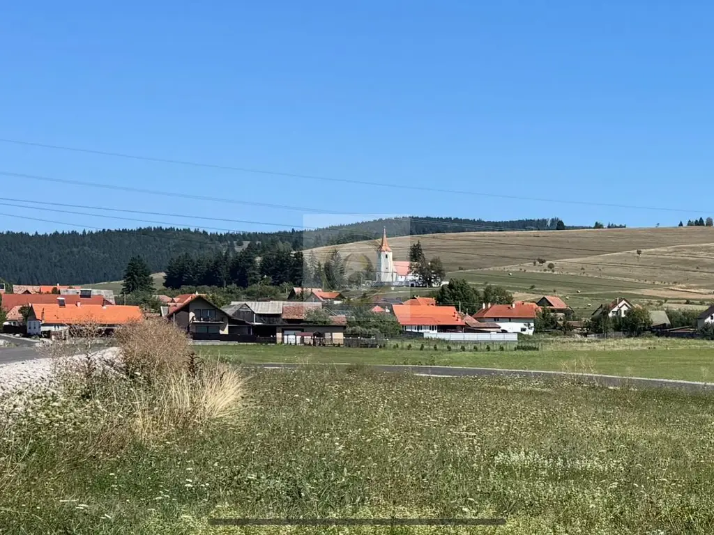 Terenuri intravilane de vânzare în Leliceni, pe dealul Hovaș