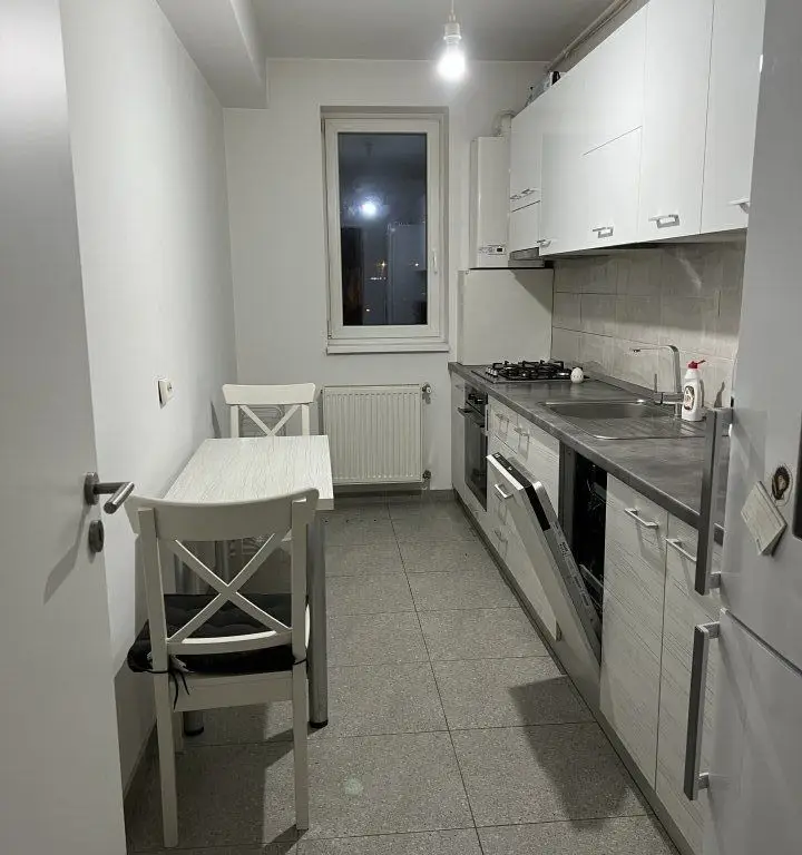 Ag BRASADAS vinde ap 2 cam E3/3 2016 cu parcare zona Fundeni