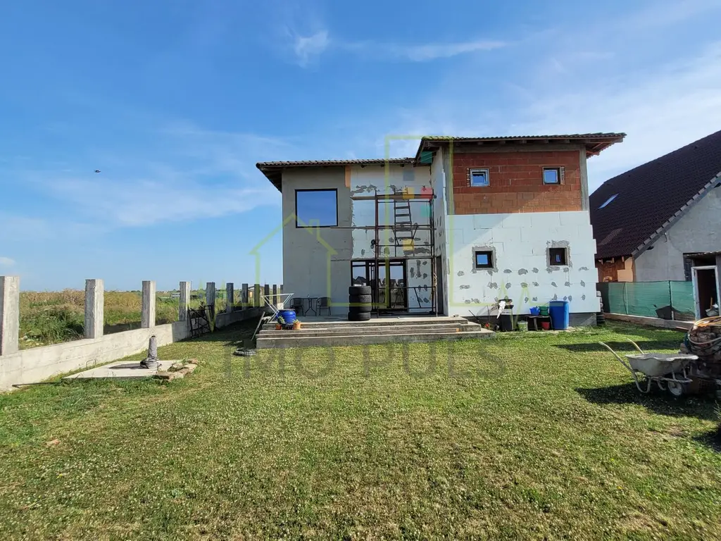 Casa individuala la Sacalaz, suprafata generoasa.