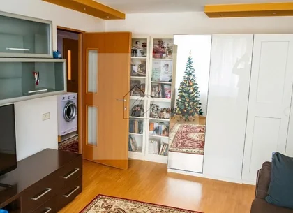 Apartament 3 camere complet mobilat + boxa + parcare Resita Crisului
