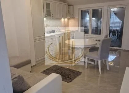 De inchiriat 2 camere la curte Circumvalatiunii