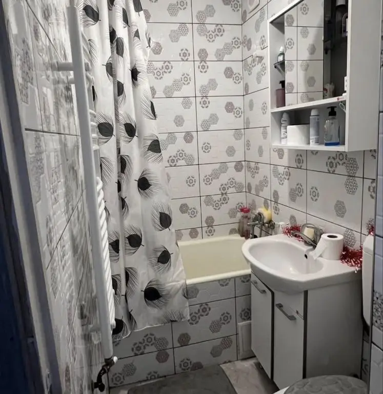 BRASADAS vinde ap 2 cam RENOVAT etaj 4/4 Humulești.