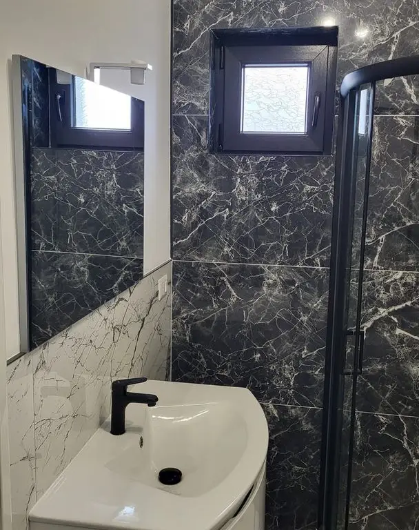 De inchiriat apartament cu 2 camere la Papadie, etaj 3, renovat, 550 E