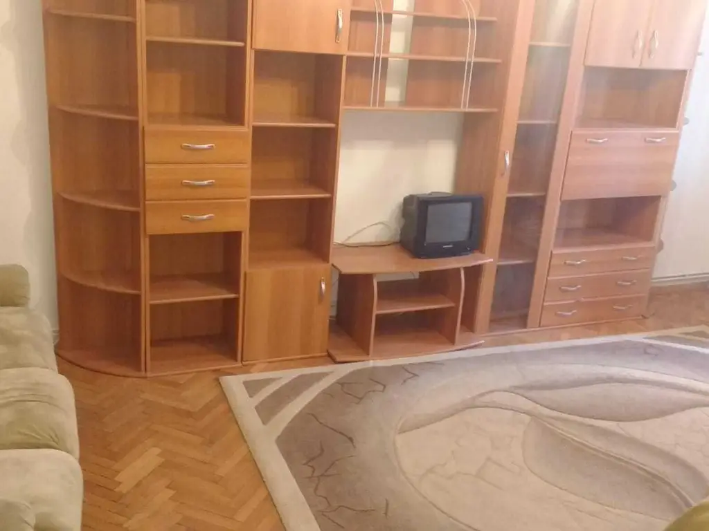 Apartament 3 camere de inchiriat in Ploiesti , langa UCECOM