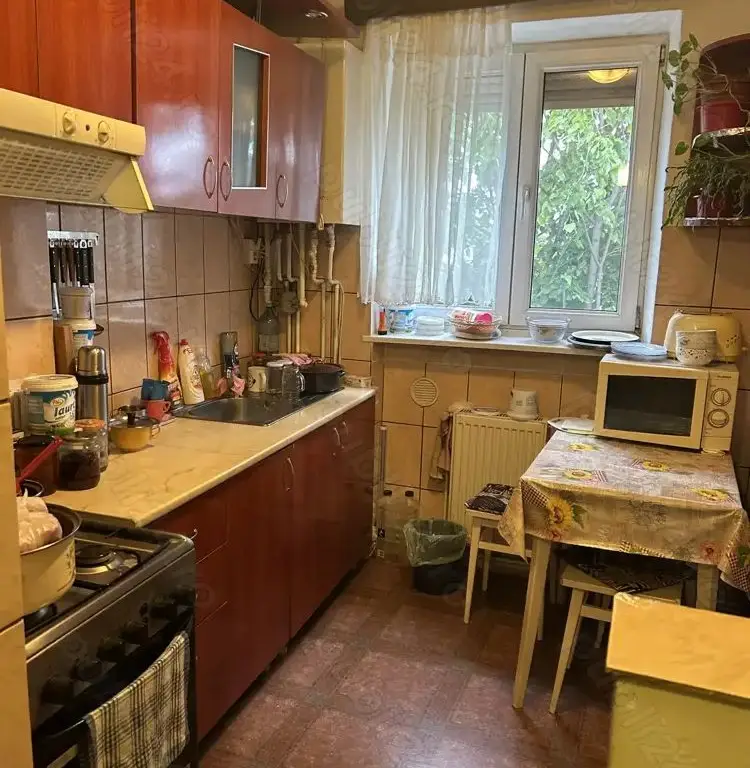 BRASADAS vinde ap 2 cam CARAMIDA etaj 4/4 Solidarității.