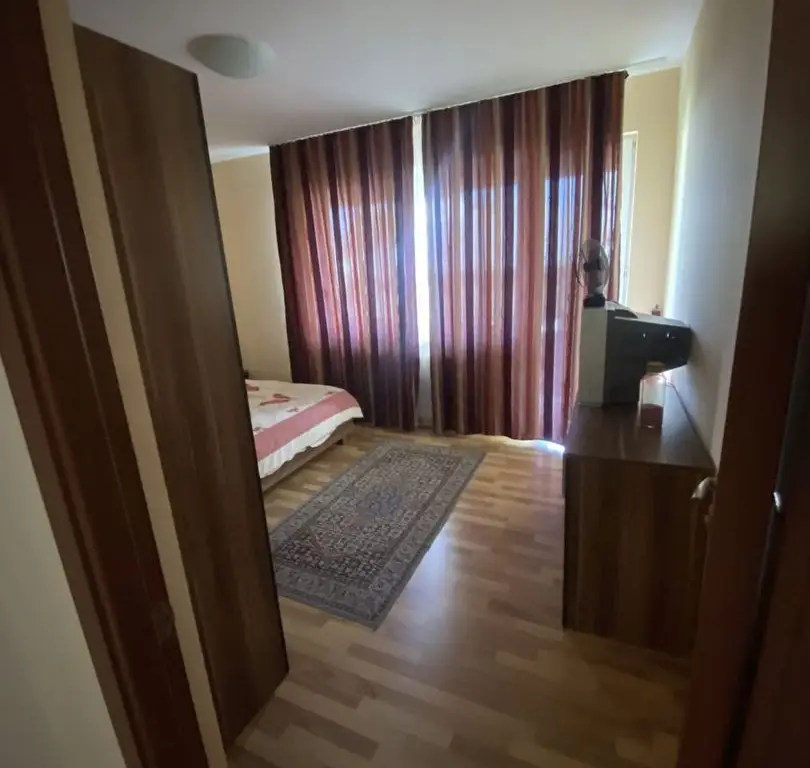 Apartament 3 camere Strada Rodnei