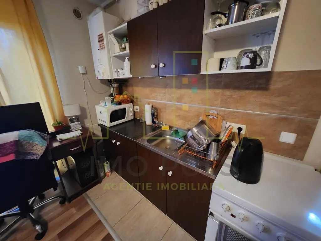 Apartament in vila cu curte mare. Parter.