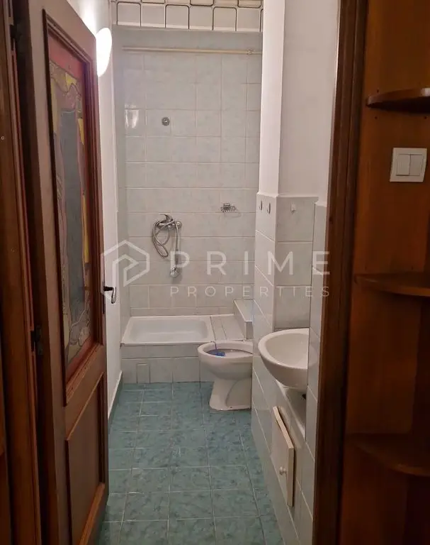 Apartament 3 camere – proaspăt renovat – zona 7 Noiembrie