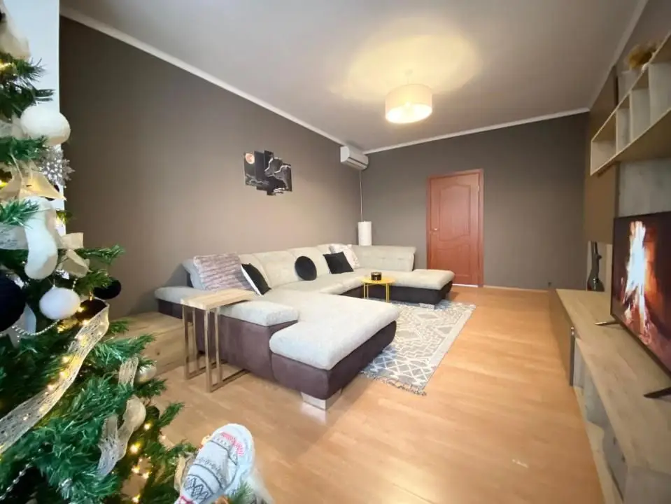 Apartament 3 camere, Gheorghe Doja, Oradea,70 mp. 125 000. Comision 0.
