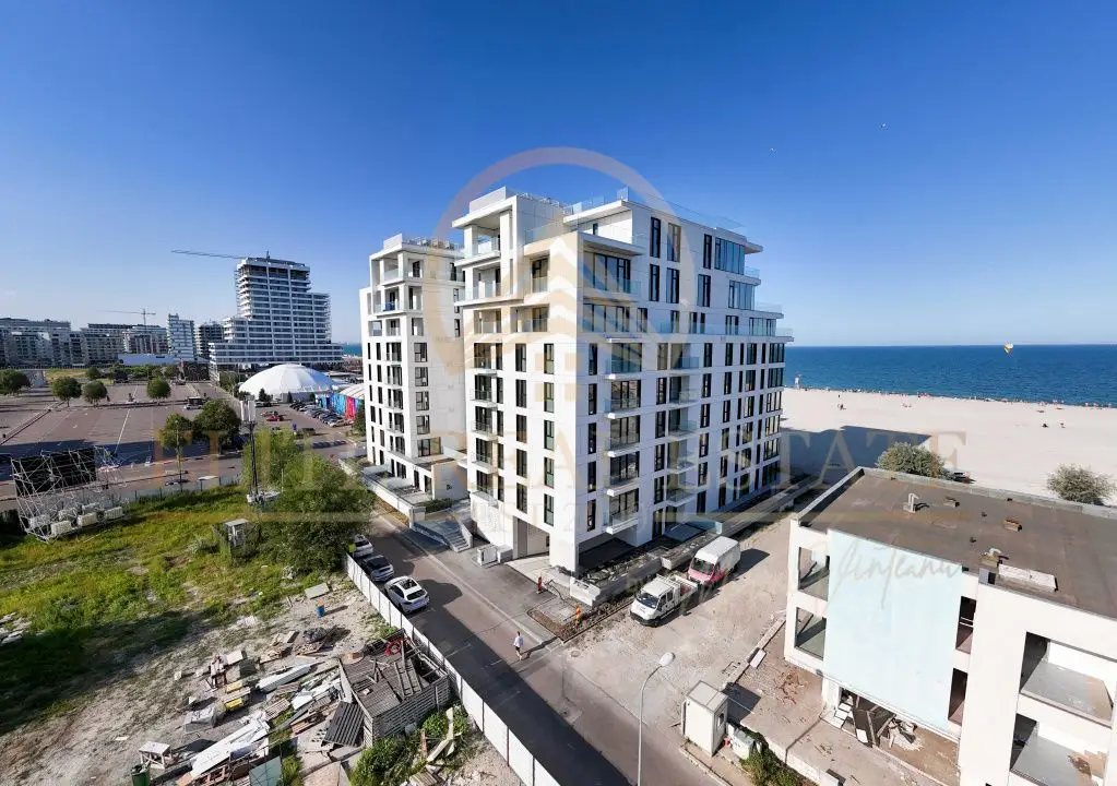Stațiunea Mamaia - Vânzare apartament cu 2 camere, 2 bai, la 2 pasi de mare.