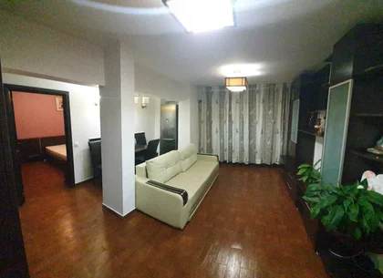 Inchirez apartament 13 septembrie de 2 camere transformat in 3 camere