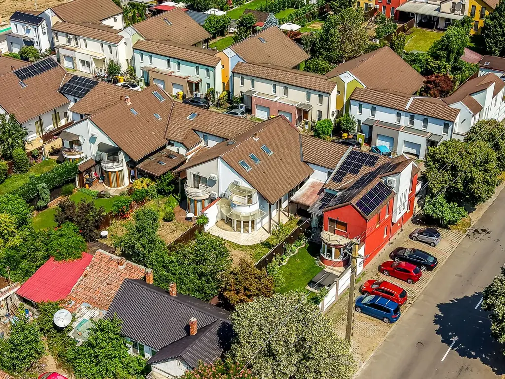 Casă noua cu garaj in Aradul Nou, cartier privat Comision 0%