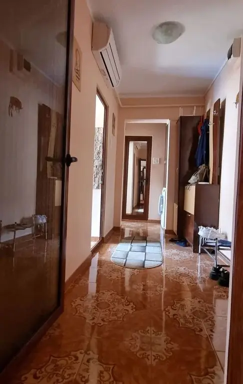 De inchiriat apartament 2 camere, Micro 20, zona 2 Cocosi, et. 6, 1900 lei