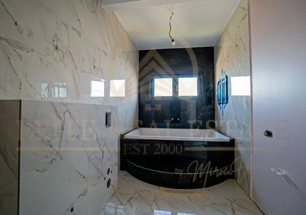 Năvodari - Casă exclusivistă cu ponton privat – Primul rând la lac