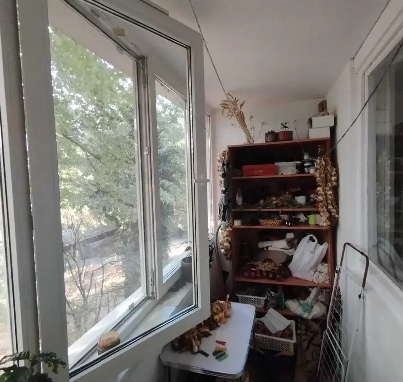 Vand apartament 4 camere zona Titan-Auchan/Ozana