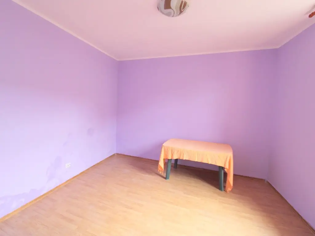 De vanzare casa cu 3 camere, zona Port, 64.000 euro
