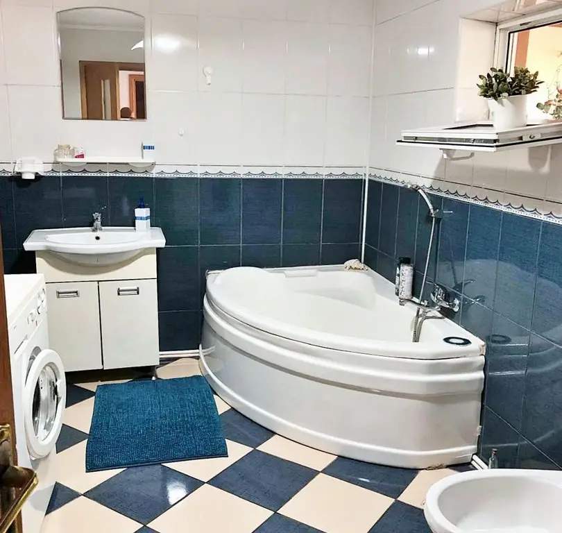 Vilă P+2 cu 4 Apartamente / Spațiu Comercial – PROPRIETAR