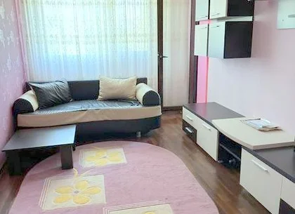 De vanzare apartament cu 3 camere, micro 38, et. 3, 63.000 euro